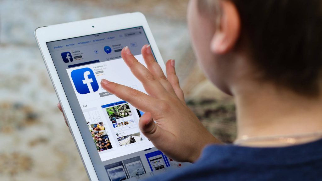 Facebook op Tablet